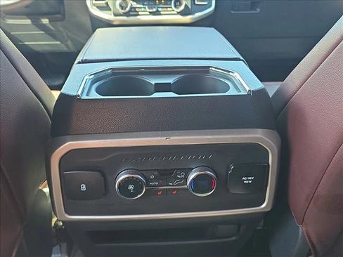 Used 2024 Ford Expedition Limited image 18