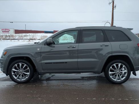 Used 2022 Jeep Grand Cherokee Altitude image 3