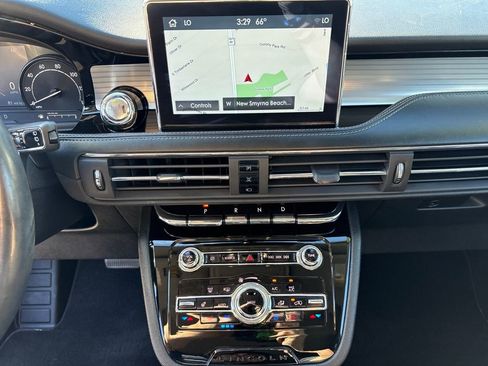 Used 2021 Lincoln Corsair AWD w/ Premium Package image 28