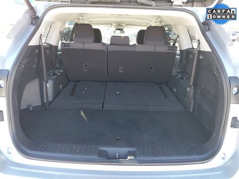 Used 2024 Toyota Highlander LE image 26