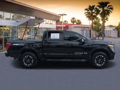 Used 2019 Nissan Titan PRO-4X w/ Pro-4x Convenience Package AWD/4WD image 2