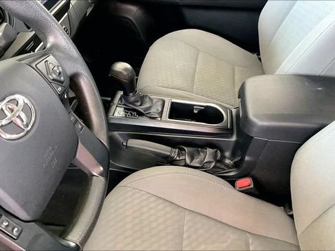 Used 2020 Toyota Tacoma SR w/ SR Convenience Package RWD image 13