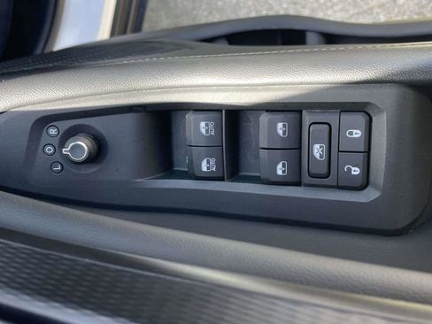 Used 2023 Jeep Grand Cherokee Altitude AWD/4WD image 16