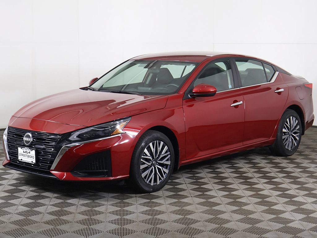 Used 2023 Nissan Altima 2.5 SV AWD/4WD image 5