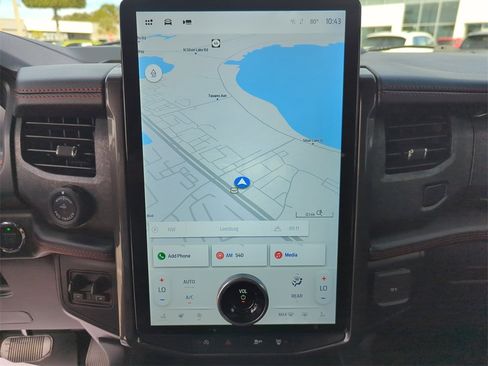 Used 2024 Ford Expedition Limited image 35