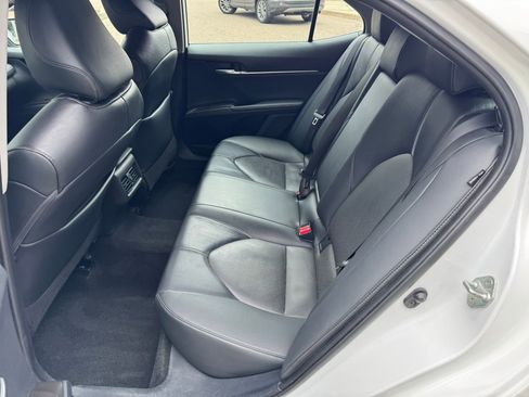 Used 2021 Toyota Camry XLE image 10