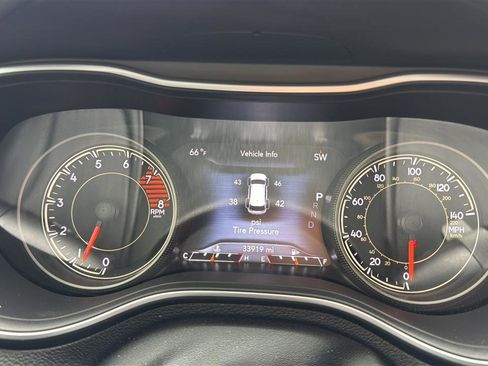 Used 2022 Jeep Cherokee Latitude Lux AWD/4WD image 23