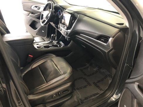 Used 2020 Chevrolet Traverse LT w/ LT Premium Package image 14