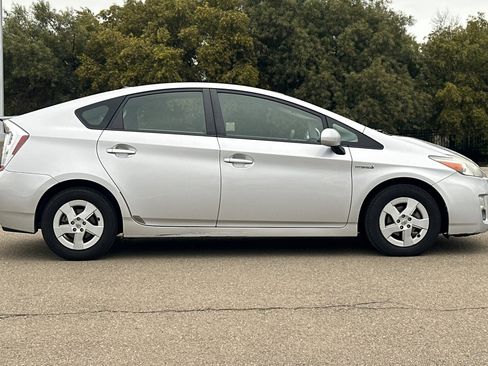 Used 2010 Toyota Prius Two image 3