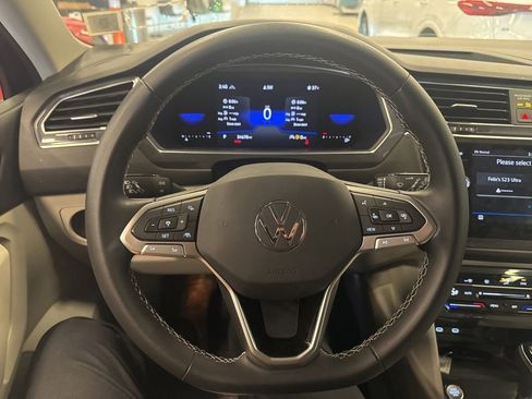 Used 2022 Volkswagen Tiguan SE image 21
