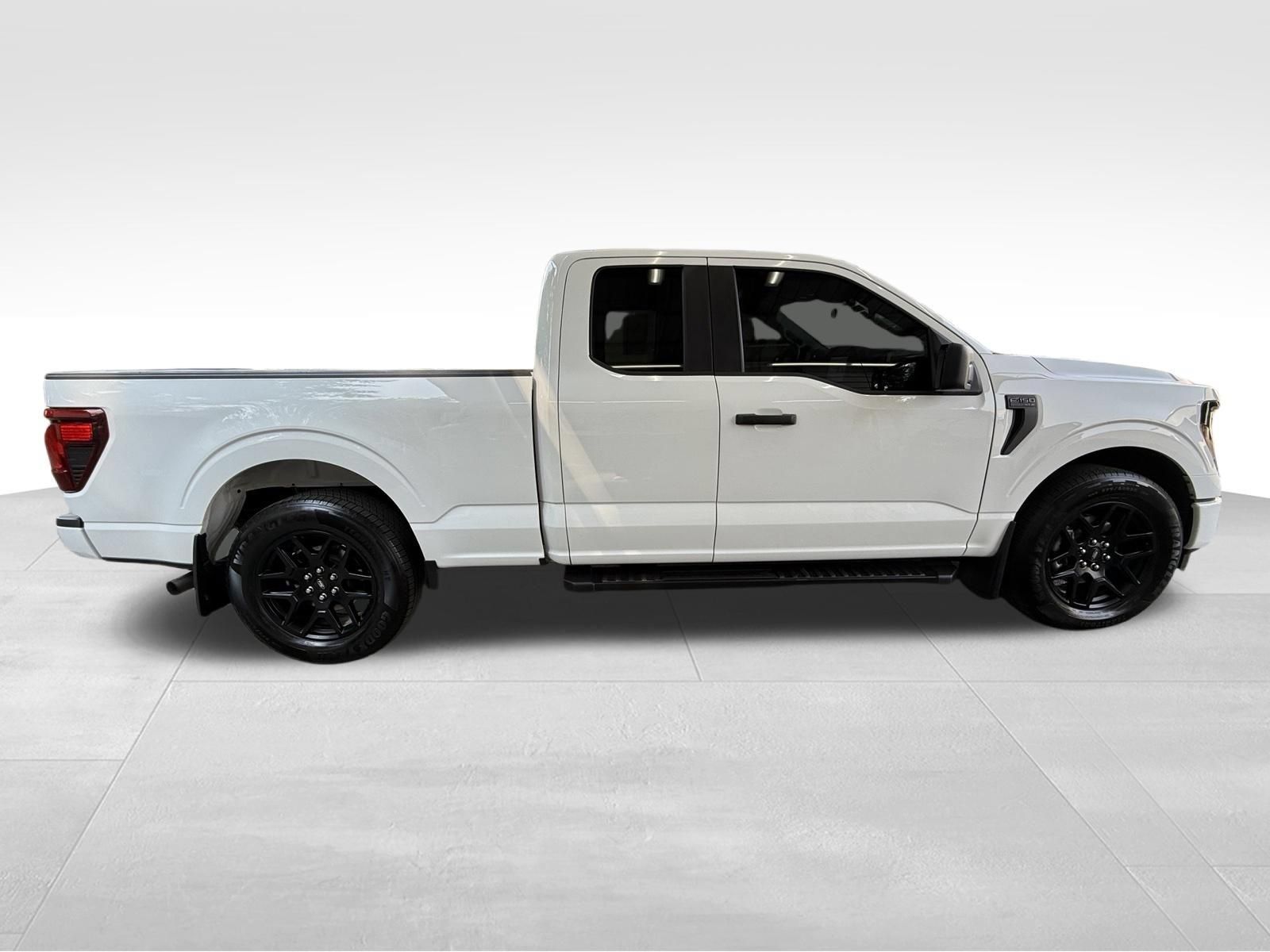 Used 2025 Ford F150 STX w/ STX Black Appearance Package RWD image 4