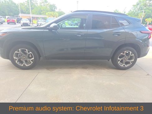 Used 2026 Chevrolet Trax LT w/ Driver Confidence Package FWD image 3