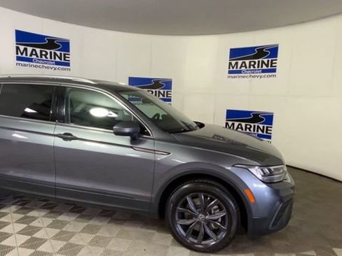 Used 2023 Volkswagen Tiguan SE AWD/4WD image 3