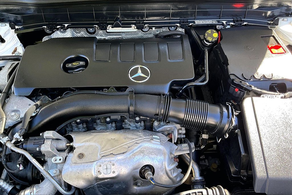 Used 2023 Mercedes-Benz GLB 250 4MATIC image 9