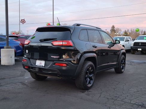 Used 2017 Jeep Cherokee Trailhawk w/ Comfort/Convenience Group image 5