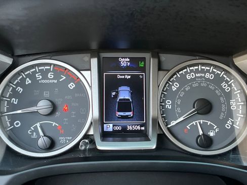 Used 2023 Toyota Tacoma SR5 AWD/4WD image 15