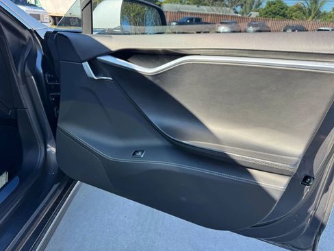Used 2015 Tesla Model S 85D image 18