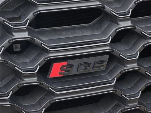 Used 2024 Audi SQ5 Premium Plus w/ Premium Plus Package image 12