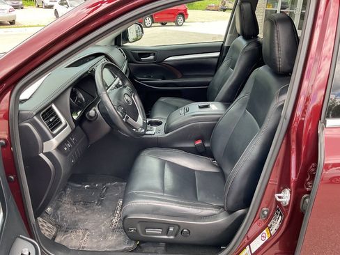 Used 2017 Toyota Highlander XLE AWD/4WD image 13