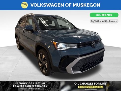 New 2026 Volkswagen Taos SE image 1