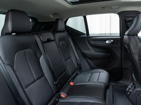 New 2026 Volvo XC40 B5 Plus w/ Protection Package Premier image 24