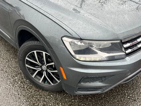Used 2021 Volkswagen Tiguan SE image 2