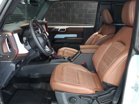 Used 2024 Ford Bronco Heritage Edition AWD/4WD image 36