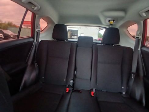 Used 2014 Toyota RAV4 LE FWD image 32