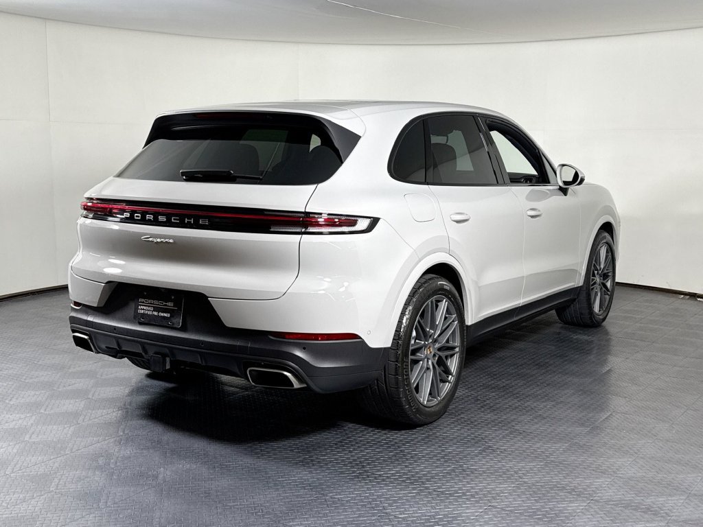 Certified 2025 Porsche Cayenne AWD/4WD image 7