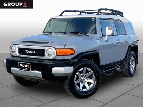 Used 2014 Toyota FJ Cruiser 4WD w/ Convenience Package image 1