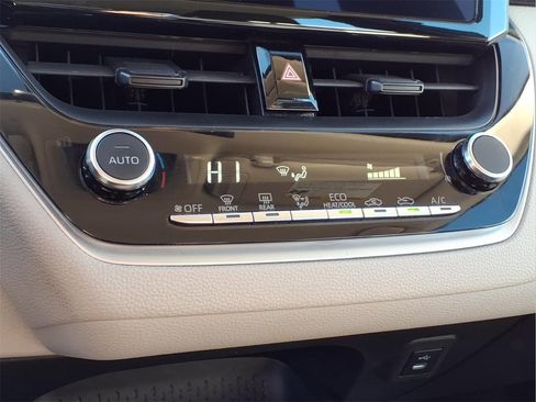 Used 2024 Toyota Corolla LE image 18