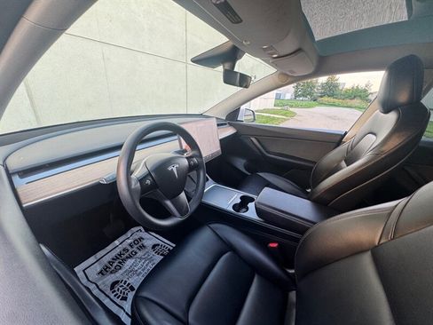 Used 2021 Tesla Model Y Long Range AWD/4WD image 17