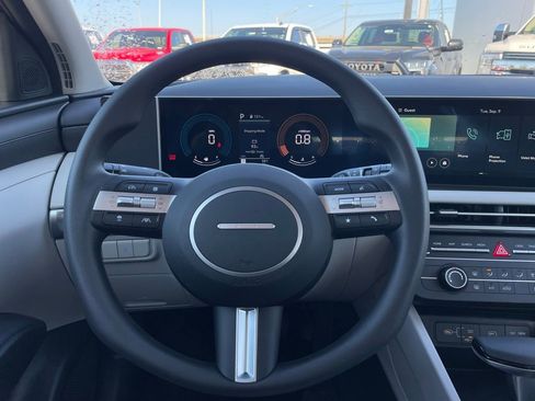 New 2026 Hyundai Tucson SE FWD image 11