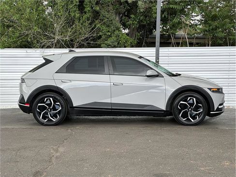 Used 2024 Hyundai Ioniq 5 SE AWD/4WD image 9