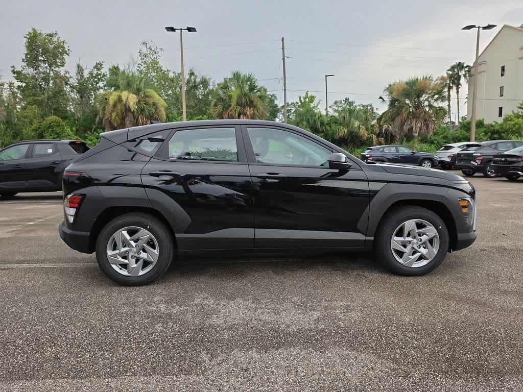 New 2027 Hyundai Kona SE FWD image 8