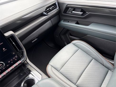 Used 2025 GMC Yukon AT4 w/ AT4 Premium Package image 20