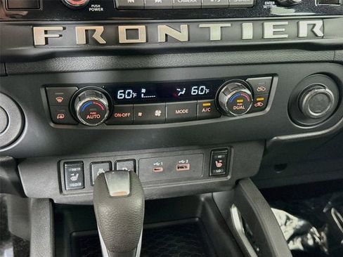 Used 2026 Nissan Frontier SV w/ SV Convenience Package RWD image 16