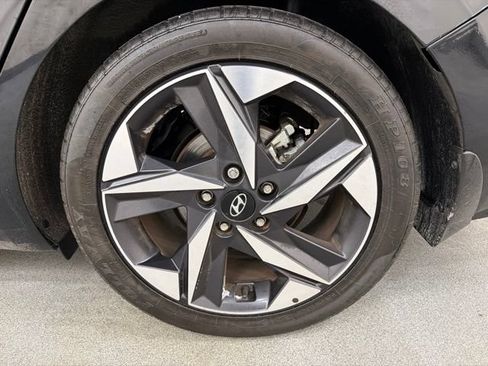 Used 2022 Hyundai Elantra Limited w/ Cargo Package FWD image 28