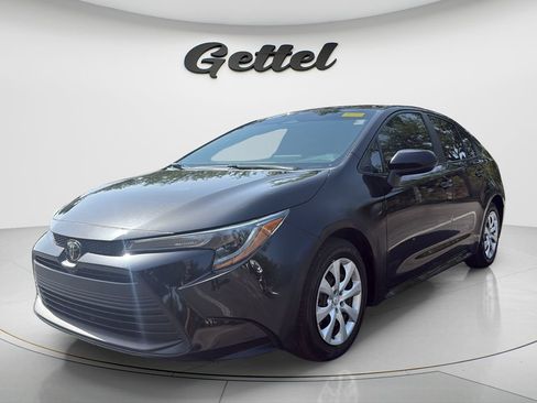 Used 2024 Toyota Corolla LE FWD image 1