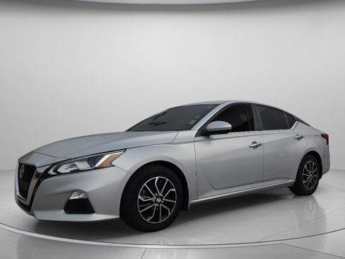 Used 2020 Nissan Altima 2.5 S image 2