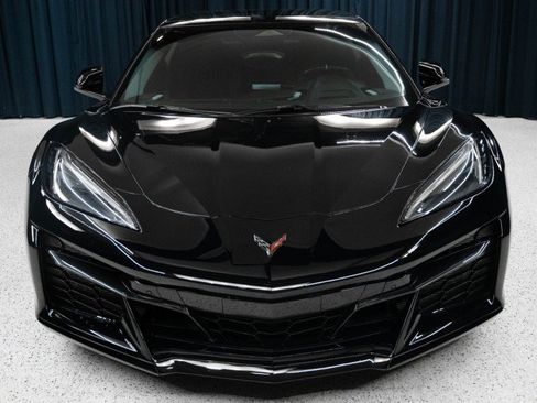 Used 2024 Chevrolet Corvette Z06 RWD image 2