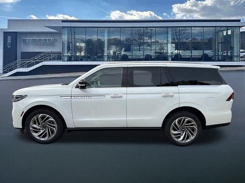New 2027 Lincoln Navigator Reserve AWD/4WD image 4