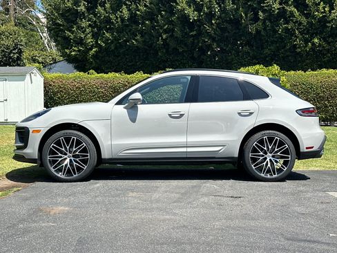 New 2026 Porsche Macan AWD/4WD image 2