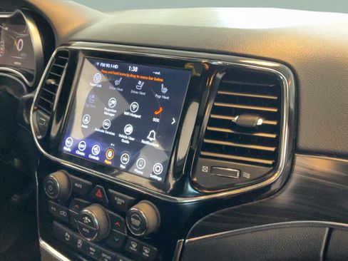 Used 2020 Jeep Grand Cherokee Limited w/ Luxury Group II AWD/4WD image 44