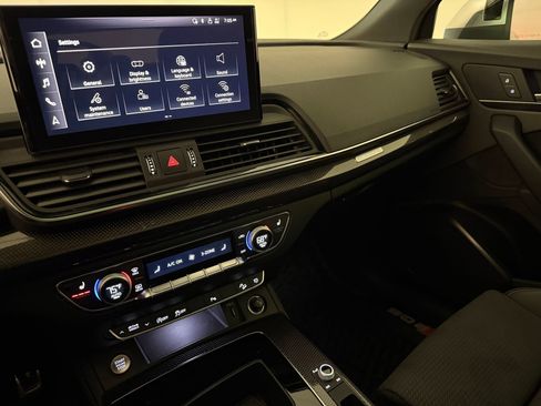 Certified 2022 Audi SQ5 Premium Plus image 20