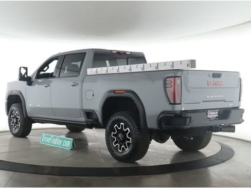 Used 2024 GMC Sierra 2500 AT4X AWD/4WD image 8