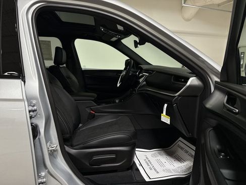 New 2025 Jeep Grand Cherokee L Altitude image 21