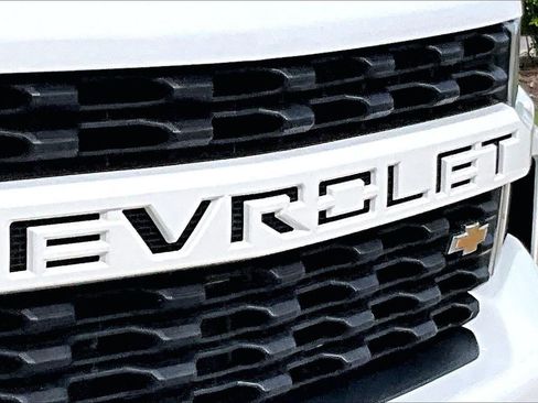 Used 2019 Chevrolet Silverado 1500 Custom w/ Custom Value Package AWD/4WD image 11