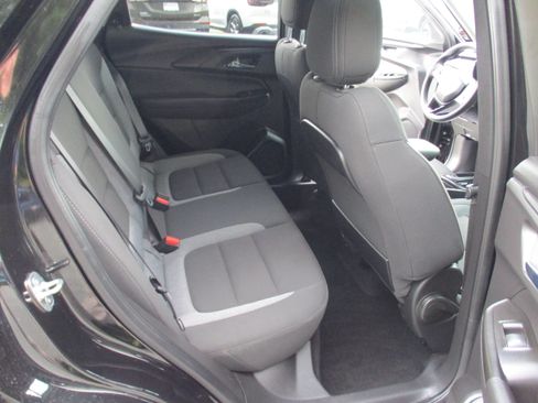 Used 2023 Chevrolet TrailBlazer LT FWD image 12
