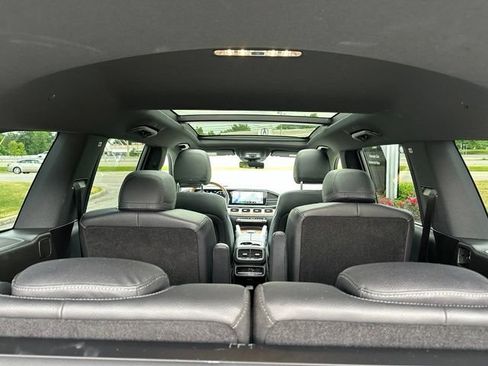 Used 2022 Mercedes-Benz GLS 450 4MATIC image 33